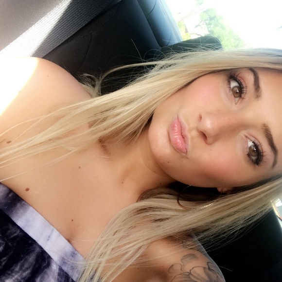 Meet your Posher, Victoria - Picture 1 of 1